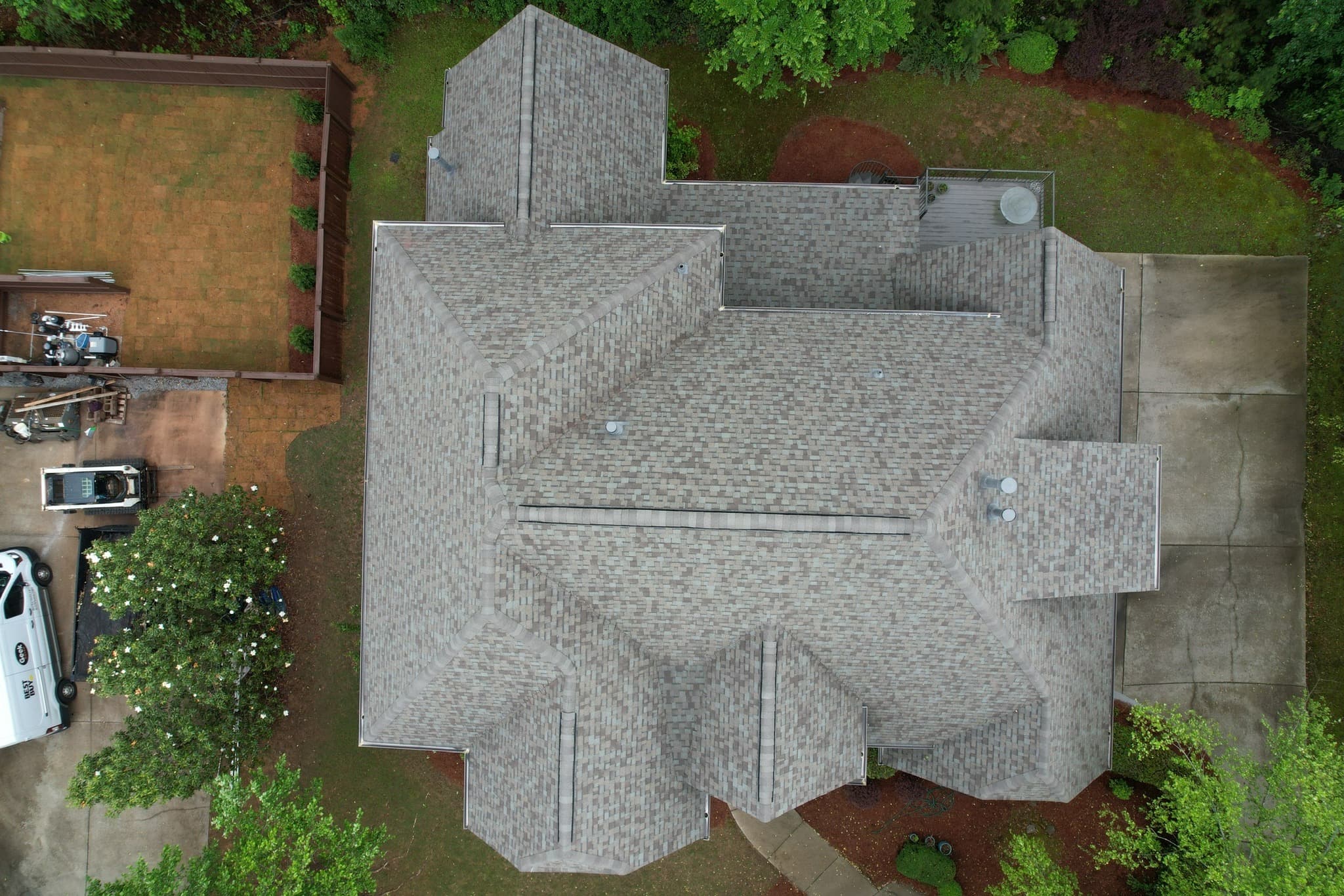 Seasonal Alabama Roof Maintenance Guide for Vestavia Hills & Birmingham Homeowners article preview image.